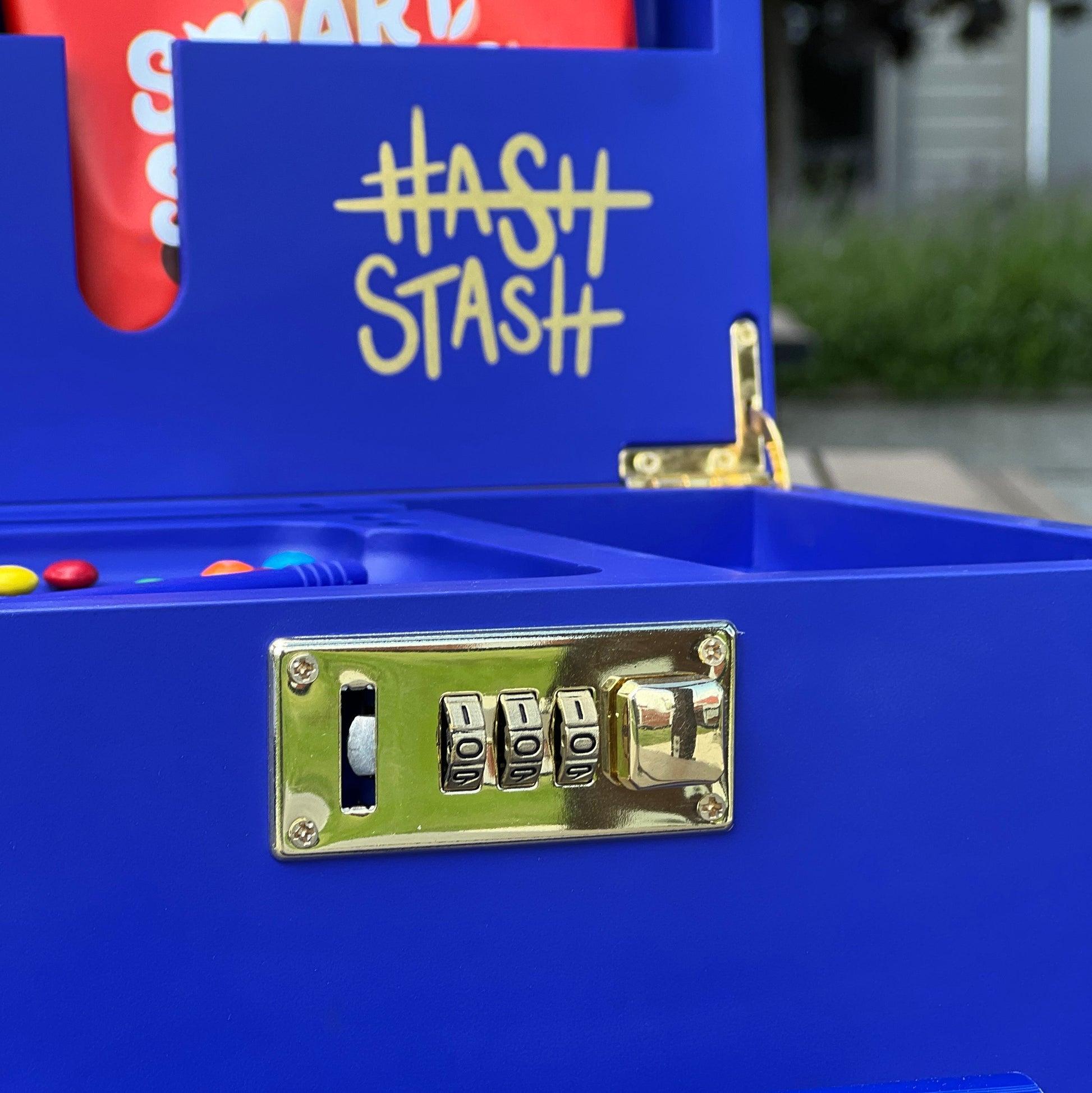 #color_royal blue/gold