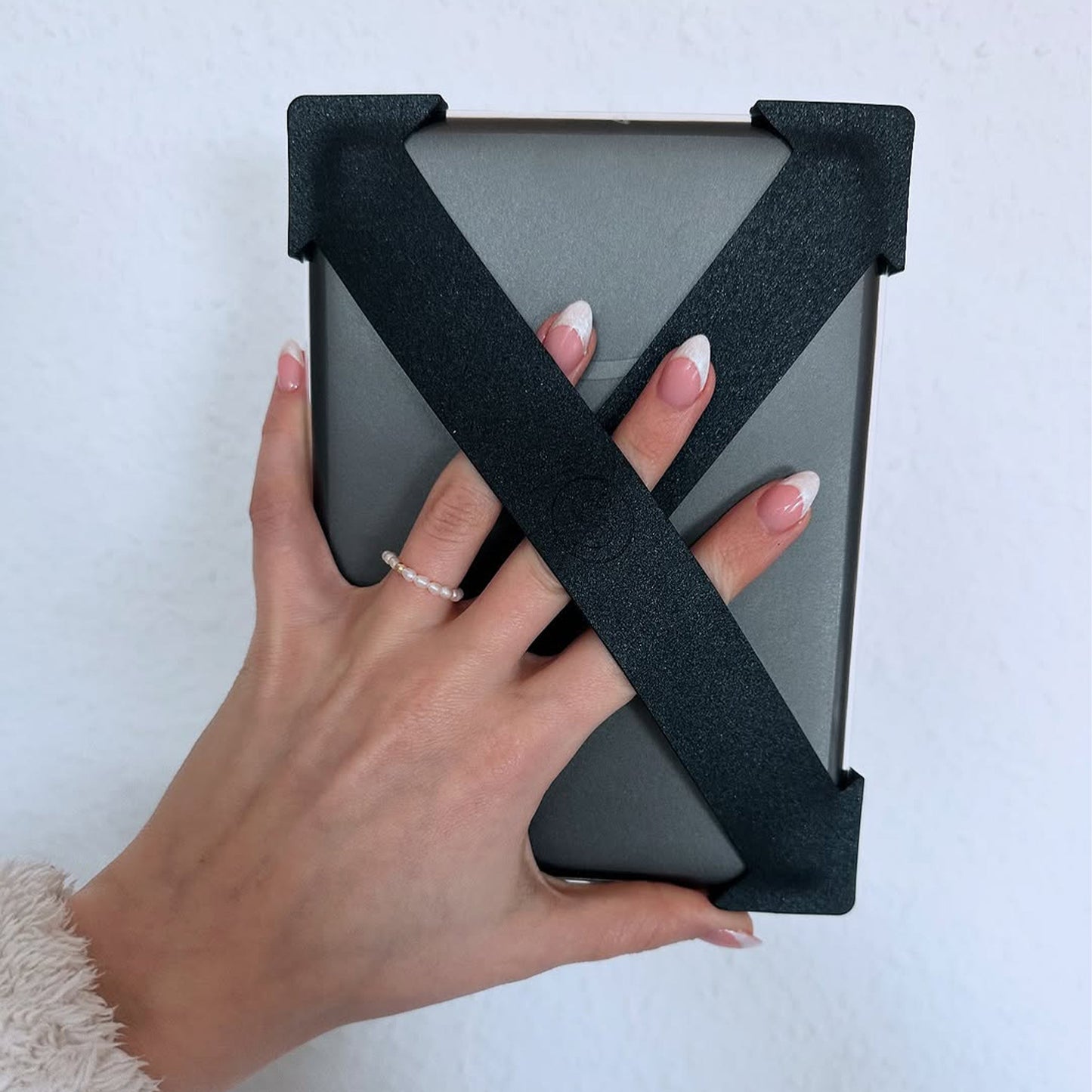 Onyx Kindle Straps - Set of Two | eReaders best companion for a comfy, secure grip that makes reading anywhere drop-free! - Buy Kindle Accessories Direct